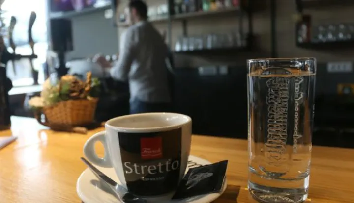 OSIJEK, 03. 01. 2017, KAFIĆI. UGOSTITELJI POVISILI CIJENE ZBOG POVEČANJA PDV-a. TRG SLOBODE, SUPER KAFIĆ SM..snimio GOJKO MITIĆ