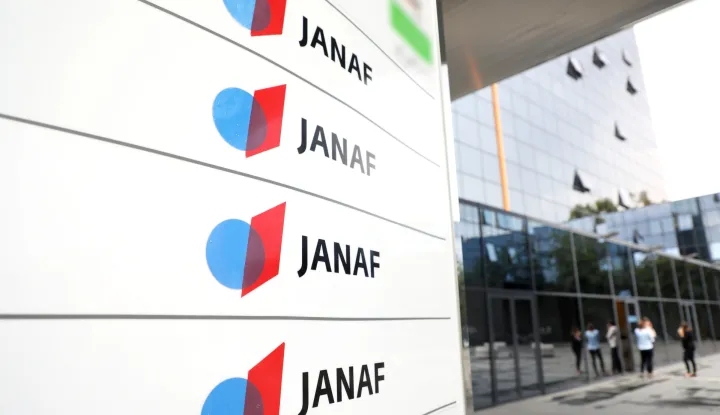 Zagreb, 17.09.2020. - Rano jutros policija je s nalogom za pretres upala u stan predsjednika uprave Janafa Dragana Kovačevića. Istodobno su policijske ekipe dole u prostorije Janafa. Na fotografiji ploče s natpisom Janaf u Miramarskoj.&nbsp; foto HINA/ Lana SLIVAR DOMINIĆ/ lsd