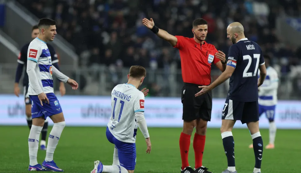 Patrik Kolarić glavni sudac slavonskog derbija začelja između Osijeka i Vukovara 1991