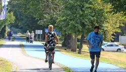 Osijek, 19. 08. 2025, Promenada, &scaron;etali&scaron;te uz Dravu kod Picassa, &scaron;etali&scaron;te u prijepodnevnim satima, biciklisti, &scaron;tetači, rekreativci, slobodnjak, ilustracija.snimio GOJKO MITIĆ
