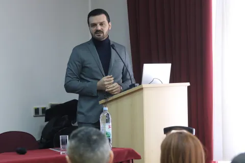 Osijek, 26. 02. 2026, Dvori&scaron;te Fakulteta odgojnih i obrazovnih znanosti, FOOZOS. Zakopavanje vremenske kapsule i otvorenje 2. osječkih dana digitalnih transformacija. Dragan Vulin.snimio GOJKO MITIĆ