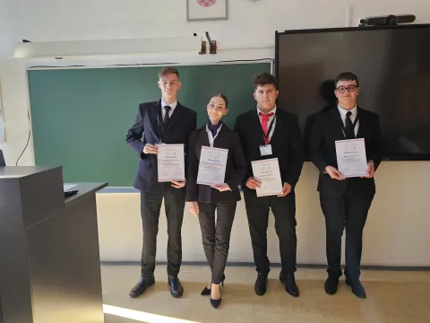 Natjecatelji iz discipline Poslovanje recepcije hotela