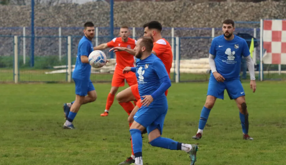 Osijek, 07. 12. 2925, Igrali&scaron;te u Vi&scaron;njevcu, nogomet. Vi&scaron;njevac - Graničar (Županja), MŽNL Osijek - Vinkovci.snimio GOJKO MITIĆ