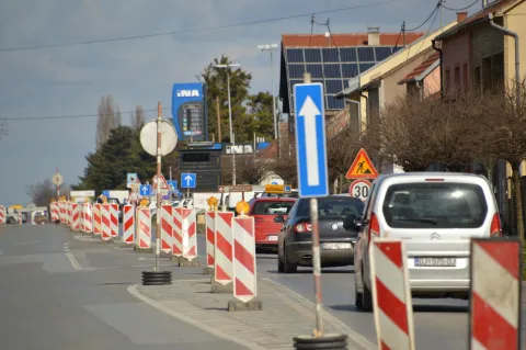 Počela rekonstrukcija dviju ključnih ulica u Đakovu: Nova regulacija prometa bit će 2,5 mjeseci