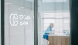 U dijagnostici ozljeda koljena danas se najpouzdanijom metodom smatra magnetska rezonancija, a kako zapravo izgleda proces procjene i kada se MR treba učiniti, poja&scaron;njava Anton Jurić, dr. med., specijalist radiologije iz Croatia Poliklinike u Osijeku. 