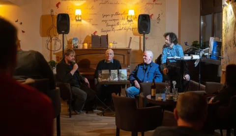 Osijek, 27. 2. 2026., Promocija tri romana, Ivan Zrinu&scaron;ić, Matko Sr&scaron;en, Robert Peri&scaron;ić - Magis Ivan Zrinu&scaron;ić; Matko Sr&scaron;en; Robert Peri&scaron;ić; Ivan Sr&scaron;en; romani; promocija; autori; pisci