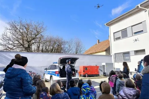 Vrtićarci iz "Malog princa" posjetili Postaju granične policije Dalj, veljača 2026.