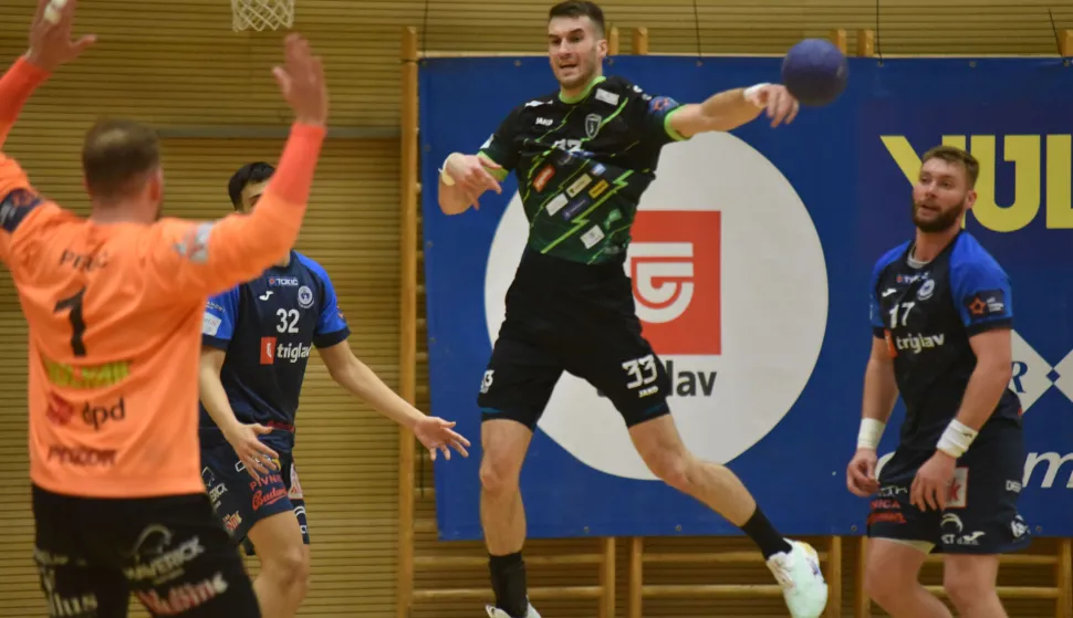 Aleksandar Cenić postigao je pet pogodaka za NEXE, a ovaj je zabio pored hrvatskog reprezentativca Zlatka Raužana