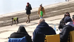 Osijek, 22. 02. 2025., Bajta, Dnevni đir, kava, zubato sunce, zima, hladnoća, samo najuporniji, setnja psa pa kavaSNIMIO BRUNO JOBST