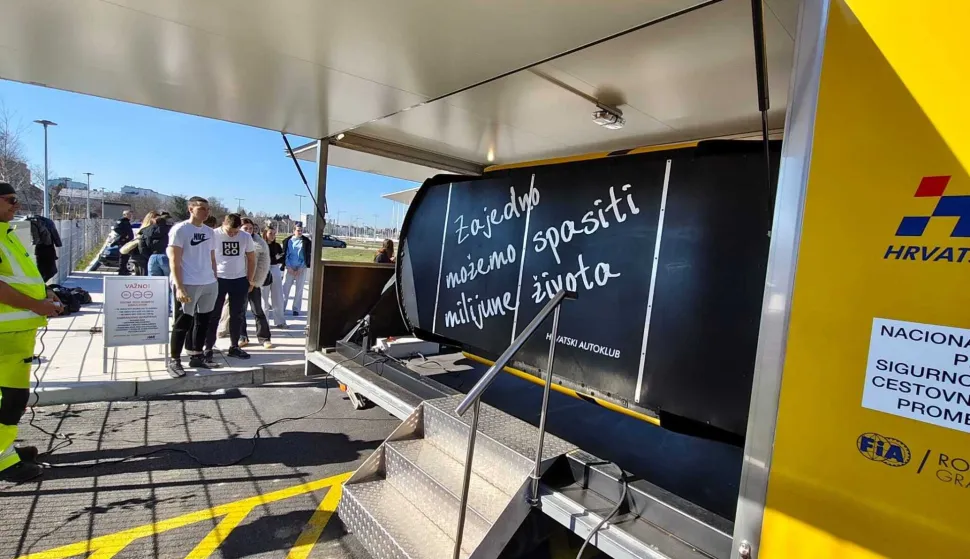 Predavanje maturantima u sklopu projekta "Klik - sigurnosni pojas"