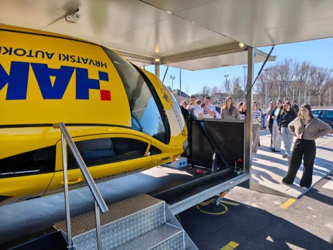 Predavanje maturantima u sklopu projekta "Klik - sigurnosni pojas"