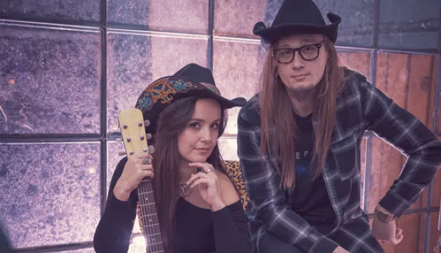 Kantautorica i glazbenica Erna Imamović udružila je snage s jednim od najprepoznatljivijih vokala domaće scene, Marinom Jurićem-Čivrom