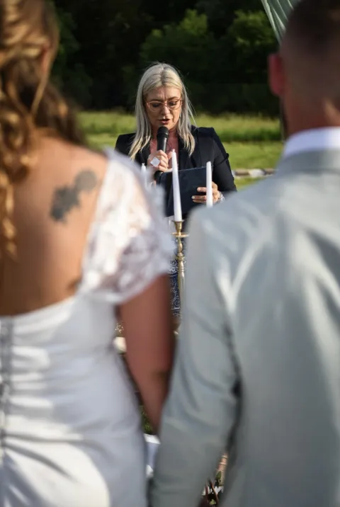 Vjenčanje u Matičnom uredu je samo 40-ak eura, ali izlazak matičara na drugu lokaciju stoji i do 2000 &euro;