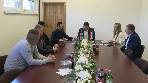 JARMINANačelnik Općine Jarmina Mario Matić i državni tajnik u Ministarstvu prostornog uređenja, graditeljstva i državne imovine Dario Ti&scaron;ov održali su u Jarmini radni sastanakožujak 2026.