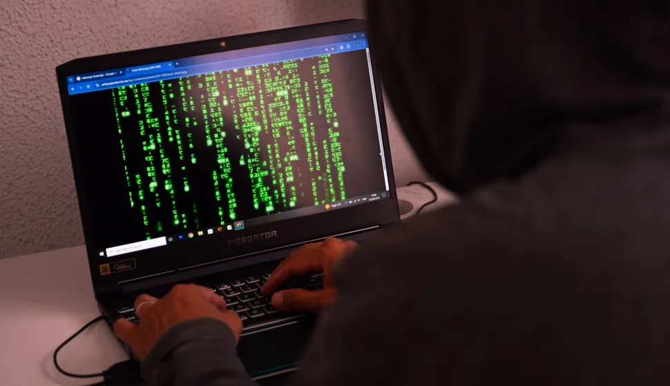 RIJEKA, 25. 06. 2025. whats app, haker, hakiranje, poruke, slanje poruka preko tudeg racuna  SNIMIO: VEDRAN KARUZA