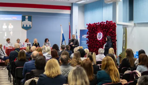 Osijek, 3. 3. 2026., Tribina o ženama u organizaciji Udruge braniteljica i žena HDZ-a dan žena; tribina; braniteljice; žene; HDZ