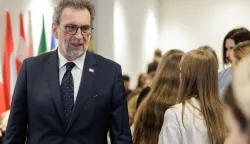 Zagreb, 23.02.2026. - Zastupnica u Europskom parlamentu Sunčana Glavak organizirala je javnu raspravu s mladima pod nazivom "Digitalna zrelost: gdje je granica i treba li je postaviti?".Na fotografiji Radovan Fuchs.foto HINA/ Edvard &Scaron;U&Scaron;AK