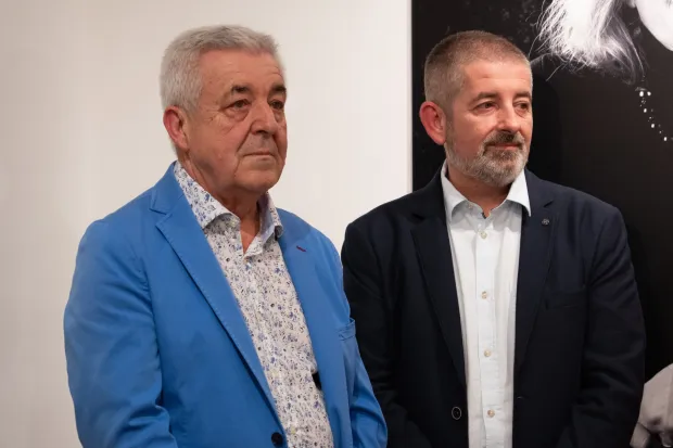 Osijek, 5. 2. 2026., Izložba Osijek kao susret - Lica grada, Domagoj i Marin Topić, MLUMarin Topić; Domagoj Topić; autori; izložba; lica grada; portreti; fotografija; posjetitelji; MLU; kultura; umjetnost