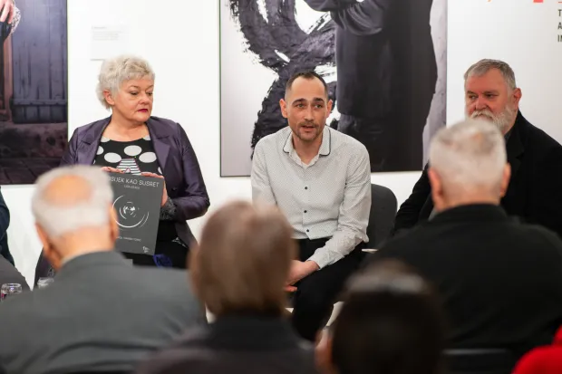 Osijek, 4. 3. 2026., Predstavljanje monografije Marina i Domagoja TopićaHelena Sablić Tomić; Ivan Roth; monografija; Marin Topić; Domagoj Topić; fotografija; MLU