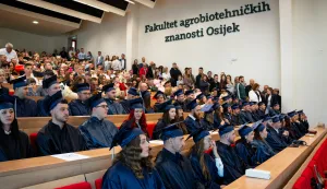 Osijek, 5. 3. 2026., Promocija prvostupnika FAZOSpromocija; studenti; prvostupnici; FAZOS; diplome; studiranje