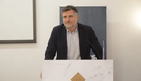 Osijek, 04. 03. 2026., FFOS, Centar za interdisciplinarna istraživanja, Scinetific inter_view, predavanje, Sa&scaron;a CvetojevićSNIMIO BRUNO JOBST