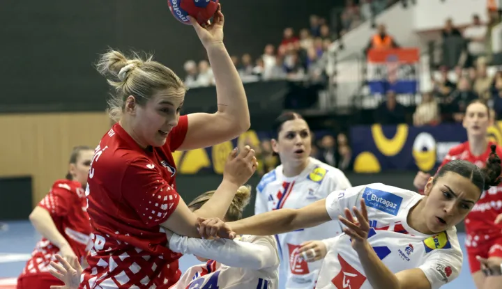 Bjelovar, 5.3.2026.- Kvalifikacijska utakmica za Europsko prvenstvo rukometa&scaron;ica Hrvatska - Francuska. Na slici Klara Birtić.Foto Hina/ Dario GRZELJ/ dag