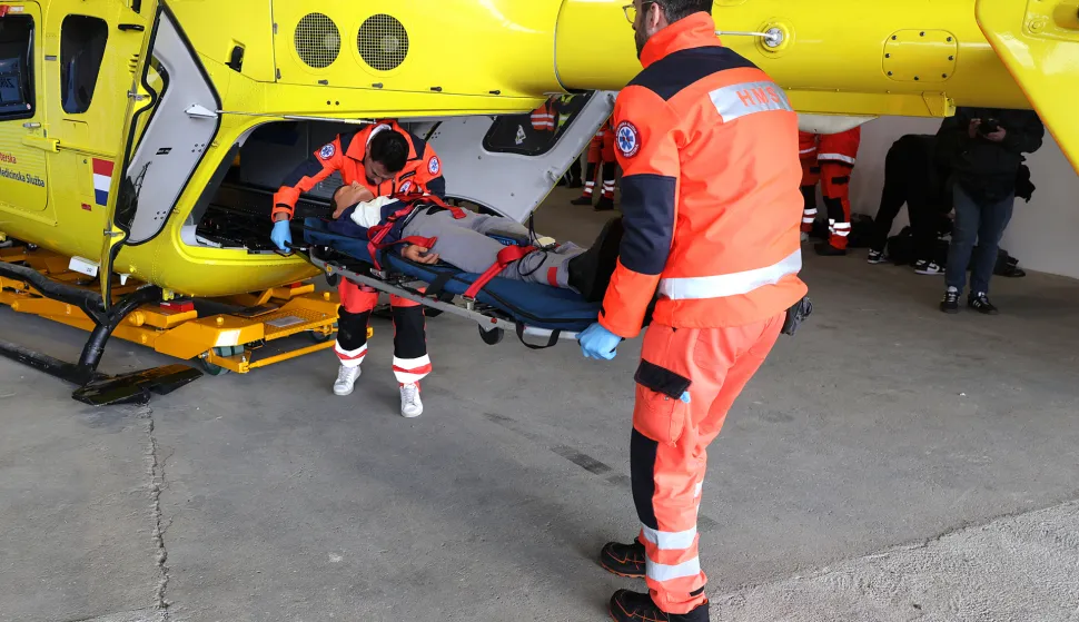 Klisa, 24. 03. 2024., Zracna luka Osijek, HHMS, Helikopterska hitna medicinska sluzba, pokazna vjezba, helitkopter, Beros, Lukic, RadicSNIMIO BRUNO JOBST