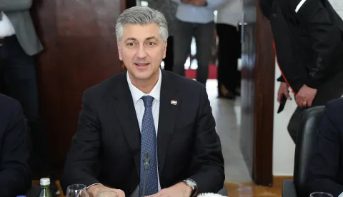 Zadar, 06.03.2026. - Predsjednik Vlade Andrej Plenković posjetio je Zadar i održao sastanak s Josipom Bilaverom, županom Zadarske županije i &Scaron;imom Erlićem, gradonačelnikom grada Zadra.Na fotografiji: Andrej Plenković, Foto HINA/Zvonko KUCELIN