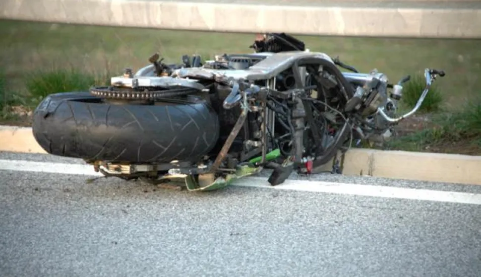 Poginuo motociklist na istarskom ipsilonu------CRNA2 ST