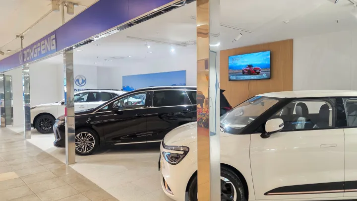 Popularne kineske marke automobila Forthing i Dongfeng stigli u osječki prodajni centar