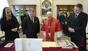 SARAJEVO/VATIKAN, 9. ožujka 2026. (Hina) - Papa Lav XIV. primio je u ponedjeljak u Vatikanu svo troje članova Predsjedni&scaron;tva BiH koji su zahvalili za potporu koju Sveta Stolica kontinuirano pruža Bosni i Hercegovini.