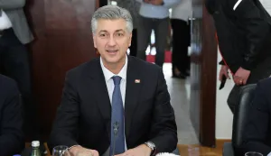 Zadar, 06.03.2026. - Predsjednik Vlade Andrej Plenković posjetio je Zadar i održao sastanak s Josipom Bilaverom, županom Zadarske županije i &Scaron;imom Erlićem, gradonačelnikom grada Zadra.Na fotografiji: Andrej Plenković, Foto HINA/Zvonko KUCELIN