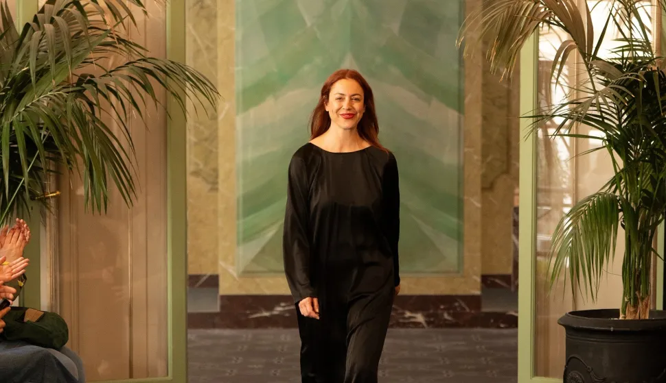 Tjedan mode u Parizu: Modeli Martine Herak prikazuju ženstvenost kroz skulpturalne siluete