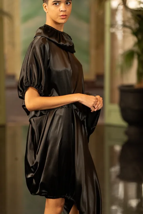 Tjedan mode u Parizu: Modeli Martine Herak prikazuju ženstvenost kroz skulpturalne siluete