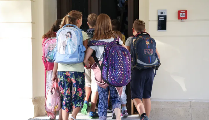 Zagreb, 05.09.2022. - Nakon ljetnih praznika danas za osnovno&scaron;kolce i srednje&scaron;kolce počela nastava. foto HINA/ Admir BULJUBA&Scaron;IĆ/ abu