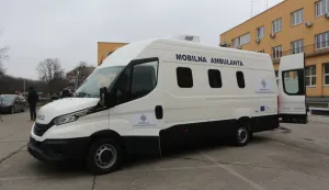Osijek, 24. 12. 2025, Dom zdravlja s dvori&scaron;ne strane, županica Nata&scaron;a Trami&scaron;ak uručila vozilo za mobilnu ambulantu.snimio GOJKO MITIĆ