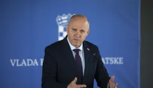 Zagreb, 12.03.2026 - Izjava potpredsjednika Vlade i ministra prostornoga uređenja, graditeljstva i državne imovine Branka Bačića nakon sjednice Vlade RH. Na fotografiji Branko Bačić. foto HINA/ Daniel KASAP/ dk