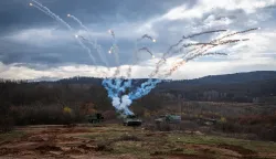 Slunj, 12.3.2026.- U sklopu planskog ocjenjivanja razine osposobljenosti, na vojnom poligonu "Eugen Kvaternik" kod Slunja u ?etvrtak je provedeno topni?ko bojno ga?anje 2. bitnice Samohodne haubi?ke bojne Topni?ko-raketne pukovnije iz Bjelovara, u uvjetima koji simuliraju stvarne borbene okolnosti. foto HINA/ MORH/F.Klen/ ua