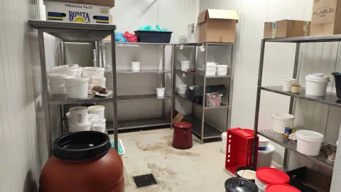 Svi suhomesnati proizvodi su ukradeni