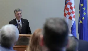 Zagreb.13.3.2026.-Predsjednik Vlade Andrej Plenković prisustvovao je 16. memorijalnom turniru Svetozara Emila Tedeschija, u hotelu Esplanade Zagreb.Foto HINA/Tomislav Pavlek/ tp