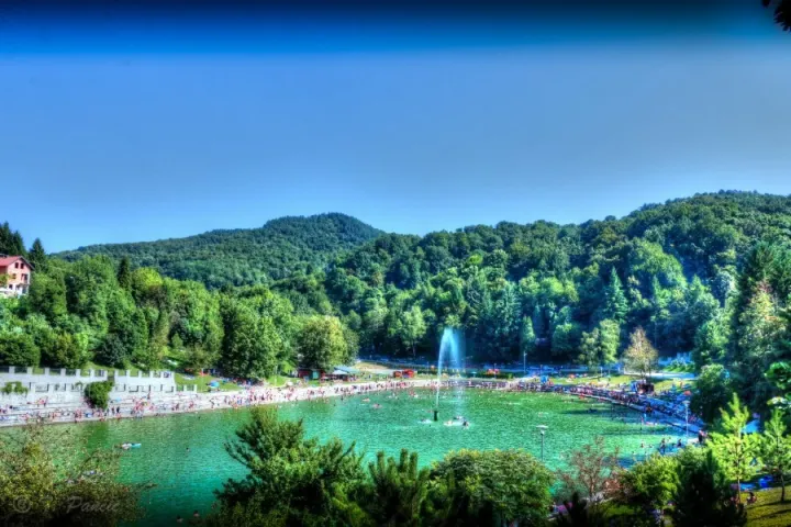 Orahovački kraj nudi dva jezera, &scaron;umovite planine, staru dama Ružica grad i zov adrenalina