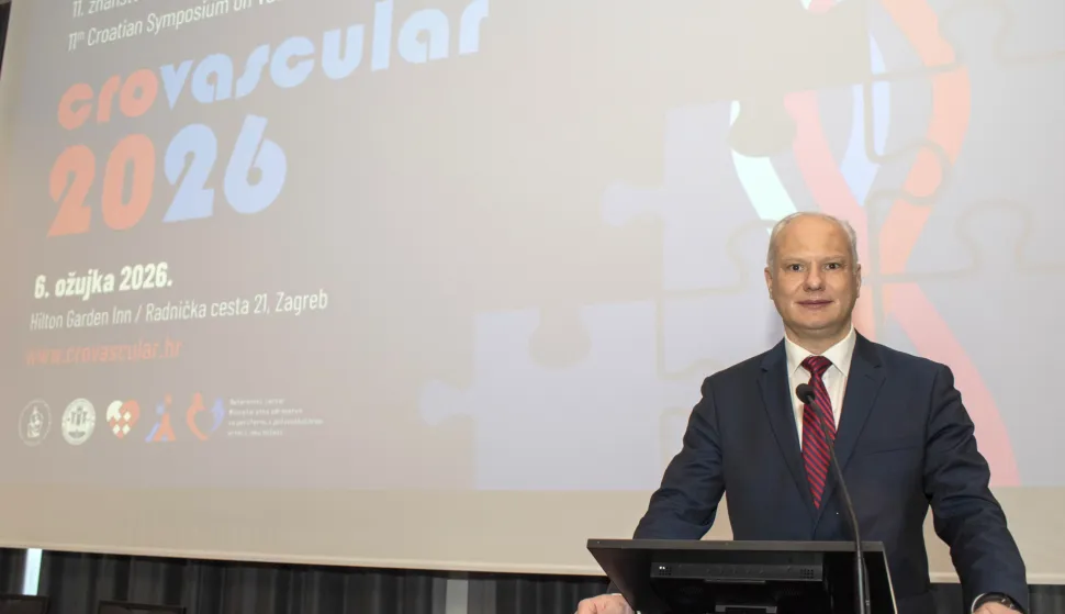 Zagreb, 14.3.2026.- Zdravlje krvnih ?ila jedan je od najva?nijih pokazatelja stvarne, biolo?ke dobi jer stanje arterija ?esto bolje od kronolo?ke dobi odra?ava stvarno kardiovaskularno zdravlje, istaknuto je na nedavnim 11. Hrvatskim vaskularnim danima (CROVASCULAR 2026). Na slici predsjednik organizacijskog odbora, kardiolog Mislav Vrsalovi?. foto HINA/ Nedjeljko ?uri?/ ua