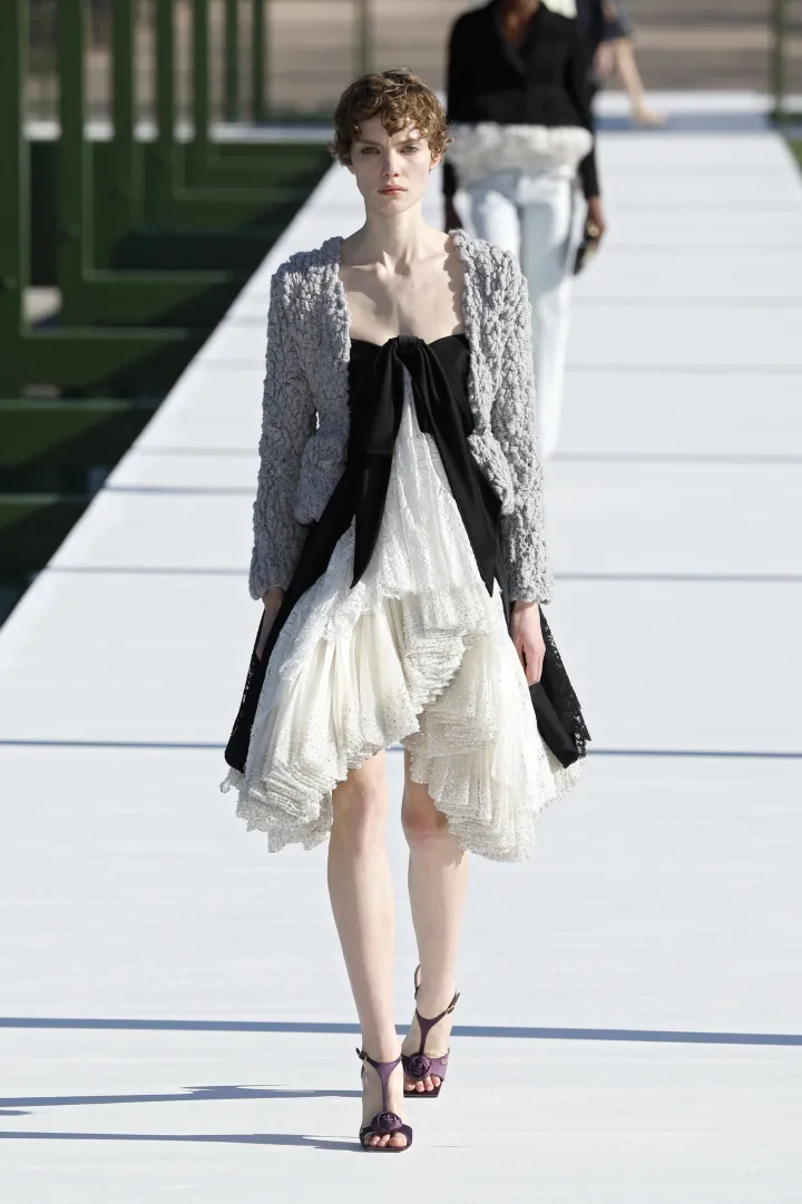 Kolekcije na Tjednu mode u Parizu pokazale povratak korijenima u suvremenoj verziji