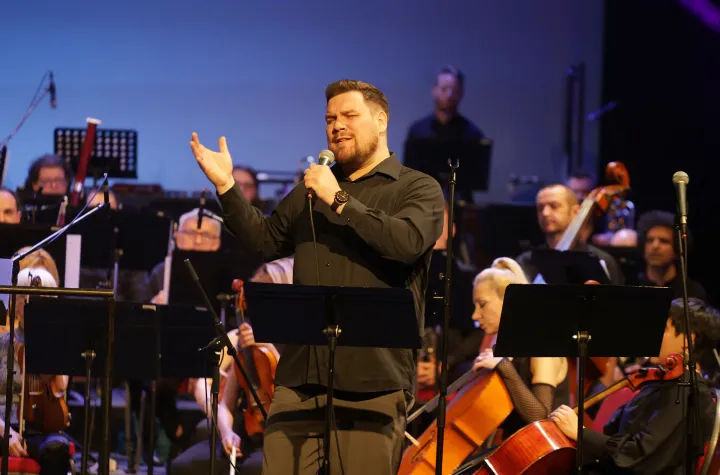 Osijek, 13. 03. 2026., HNK, Pop-rock rapsodija, premijera, Mladen Tutavac - dirigent SNIMIO BRUNO JOBST