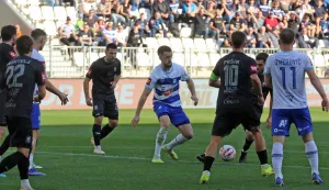 Osijek 14. 03. 2026, Opus Arena, nogomet, Osijek - Gorica, SuperSport HNL 25/26. Arnel Jakupović (17) i Nail Omerović (11).snimio GOJKO MITIĆ