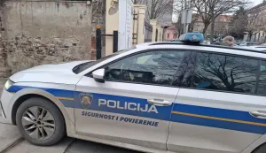 Osijek, 12.02.2026. - Uhićeni gradonačelnik Nove Gradi&scaron;ke Vinko Grgić u četvrtak je, oko 16,30 sati doveden u osječke prostorije Uskoka, gdje bi trebao biti ispitan. Na fotografiji dovođenje osumnjičenika u osječke prostorije Uskoka. foto HINA/ Igor VUČKOVIĆ/ ml