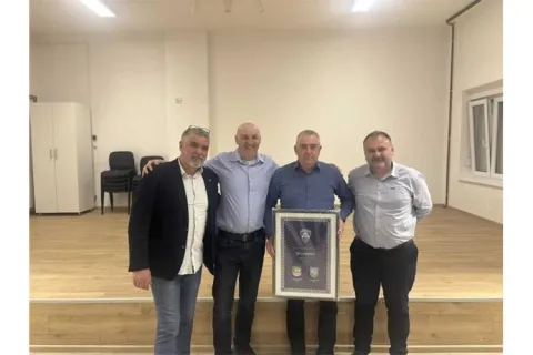 Druženje policajaca iz Beli&scaron;ća i Paga traje 2'0. godina