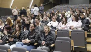 Zagreb, 19.03.2026 - Dan otvorenih vrata Hrvatskog katoličkog sveučili&scaron;ta koji se održava pod nazivom "Studenti za maturante".&nbsp; U programu sudjeluju studenti povijesti, psihologije, sociologije, sestrinstva, primaljstva, računarstva, prava, komunikologije i medicine, koji su posjetiteljima predstavili studijske programe i svakodnevni život na Sveučili&scaron;tu.foto HINA/ Admir BULJUBA&Scaron;IĆ/ abu