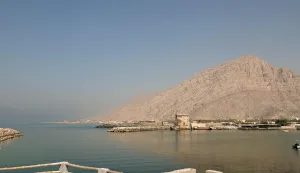 A photograph shows the fishing port of Al Aqir on the Strait of Hormuz in the northern emirate of Ras Al Khaimah on February 25, 2026. (Photo by FADEL SENNA/AFP) Hormu&scaron;ki tjesnac