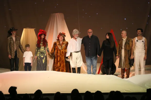 Osijek, 18. 03. 2026, Dječje kazali&scaron;te Branko Mihaljevbić. "Mali princ", premijera i domjenak nakon premijere. Uz Ivicu Lučića, u predstavi igraju: Gordan Marjanović, Areta Ćurković, Grgur Grgić, Matea Maru&scaron;ić i Andrija Kri&scaron;tof, &Scaron;imun Živković te reziser Dražen Ferenčina i Maja Huber, koreografkinja..snimio GOJKO MITIĆ